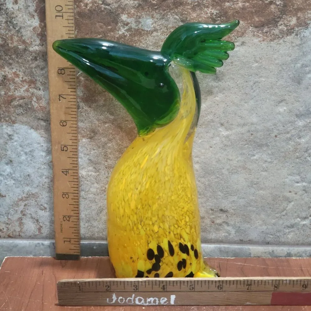 Vintage Crystal Yellow Green Art Glass Toucan Bird Figurine Paperweight